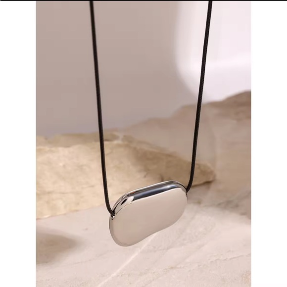 Large Bean Design Necklace On Black Cord - Picture 10 of 10